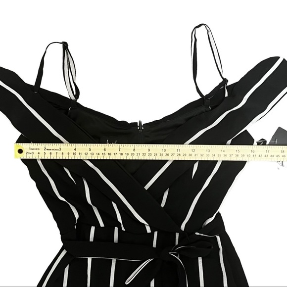 NWT By & By Wide Leg Capri Romper Size 1 Juniors Jumpsuit Striped Black White XS - Picture 12 of 12